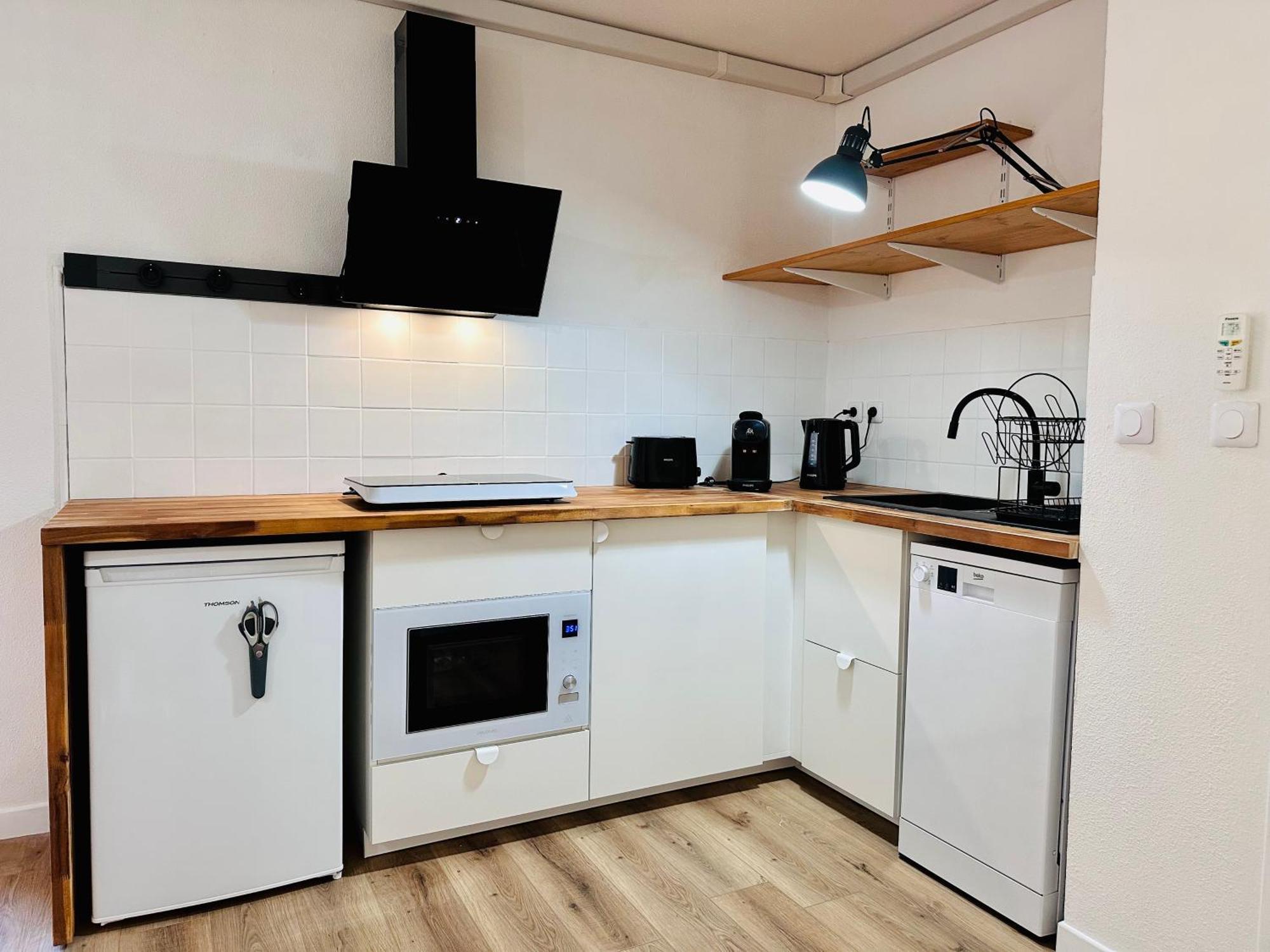 Apartment 40M2-Air Conditioning-Elevator-Underground Parking-Self Checkin! Appart Climatise 40M2-Ascenseur-Parking Souterrain -Arrivee Autonome Avignon Extérieur photo