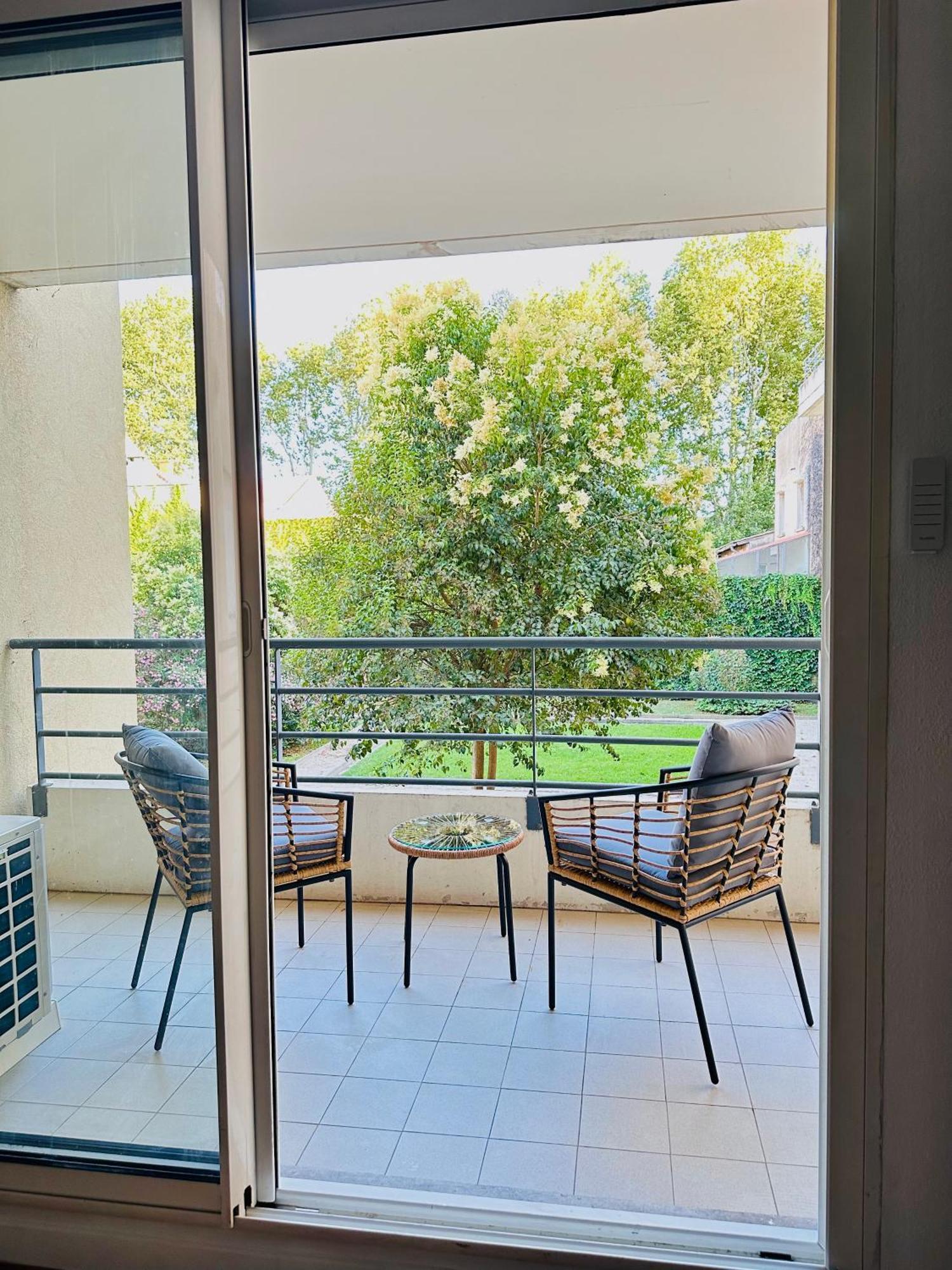 Apartment 40M2-Air Conditioning-Elevator-Underground Parking-Self Checkin! Appart Climatise 40M2-Ascenseur-Parking Souterrain -Arrivee Autonome Avignon Extérieur photo